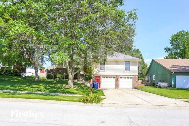 Building Photo - 3709 NE Chapel Dr