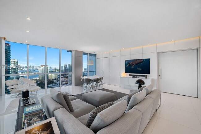 Foto del edificio - 50 South Pointe Dr
