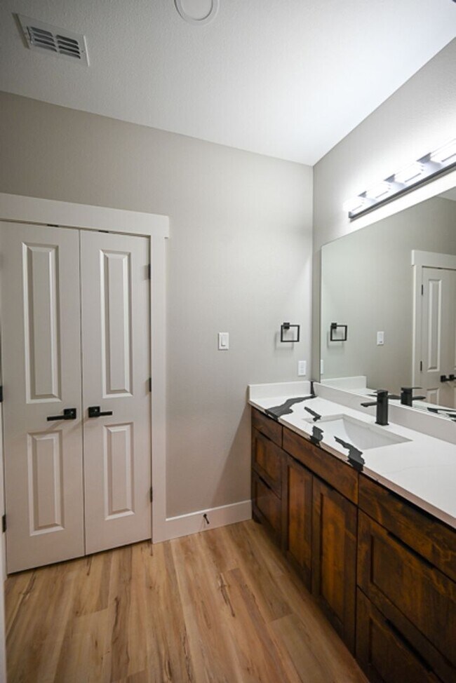 Foto del edificio - 1340-1340 Co Rd 2175