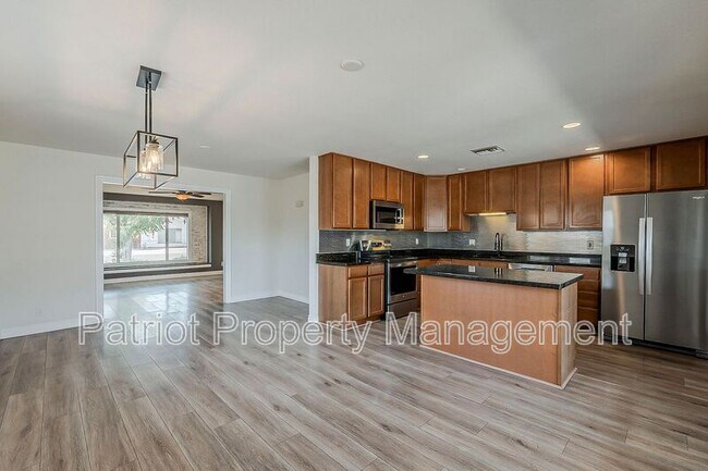 Foto del edificio - 3901 N 83rd St