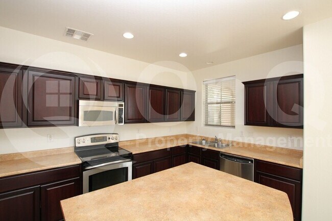 Building Photo - 3813 E Santa Fe Ln