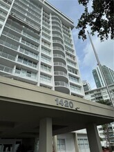 Building Photo - 1420 Brickell Bay Dr