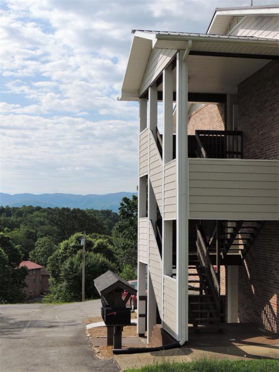 Building Photo - 808 Carolina Drive