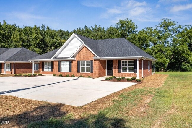 Building Photo - 597 Pendergraft Rd