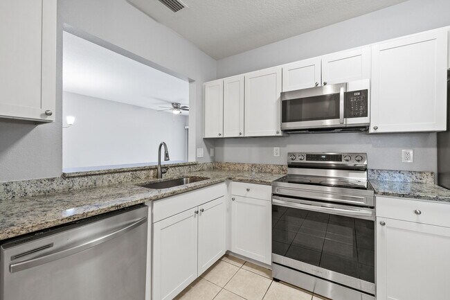 Building Photo - 6436 Cypressdale Dr