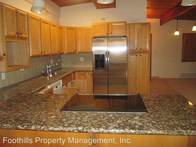 Building Photo - 3685 E Rimrock Dr