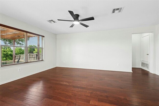 Foto del edificio - 515 Dandelion Loop