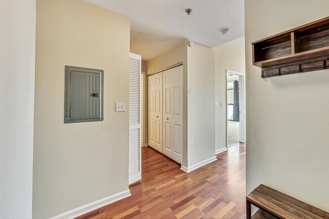 Foto del edificio - 1255 S State St