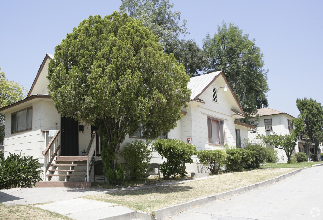 Foto del edificio - 357-373 E Washington Blvd