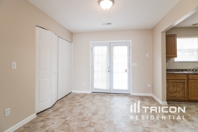 Building Photo - 207 Denby Cir