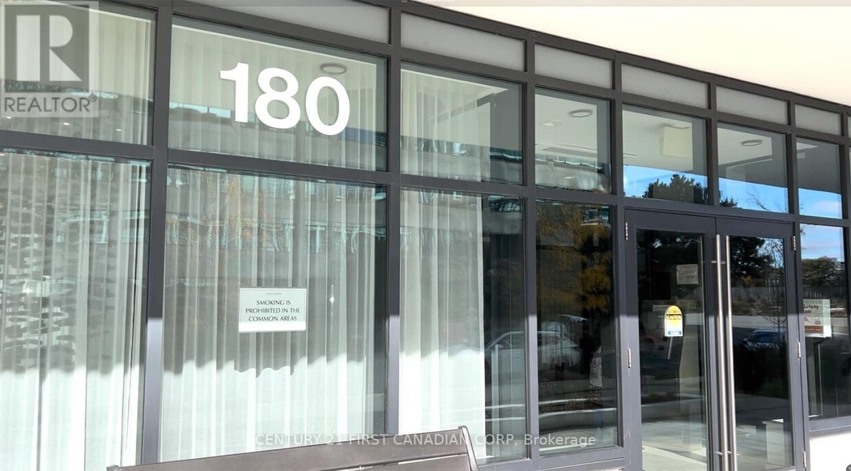 Photo principale - 180-180 Fairview Mall Dr