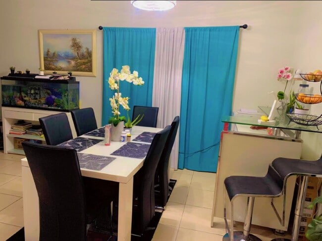 Foto del edificio - 3005 NW 30th Ave