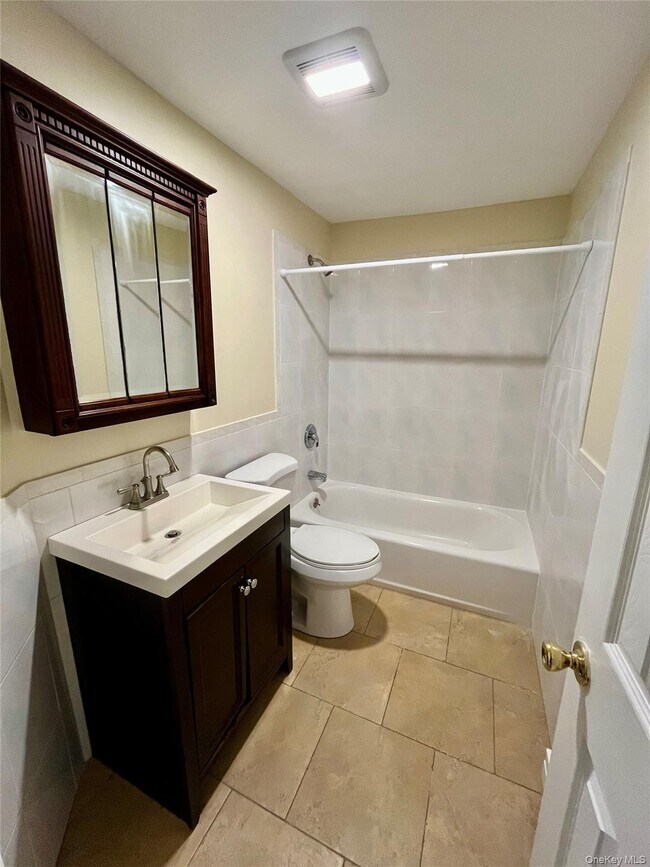 Building Photo - 41 Scudder Ave