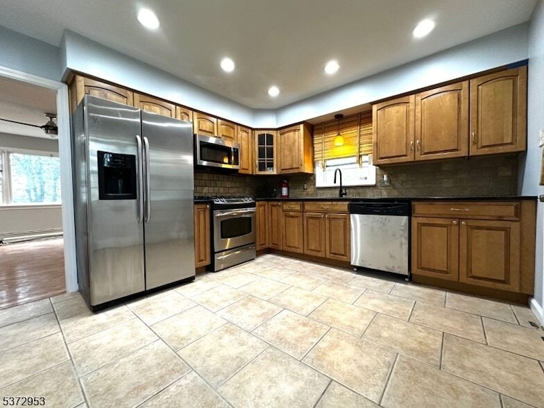 Foto principal - 739 Burnside St
