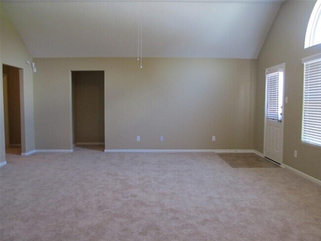 Building Photo - 2423 Lofty Falls Ct