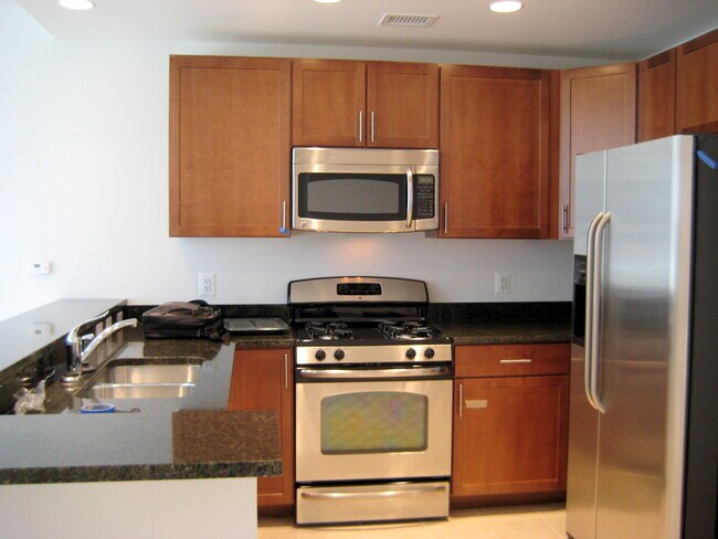 Building Photo - 8191 Strawberry Ln