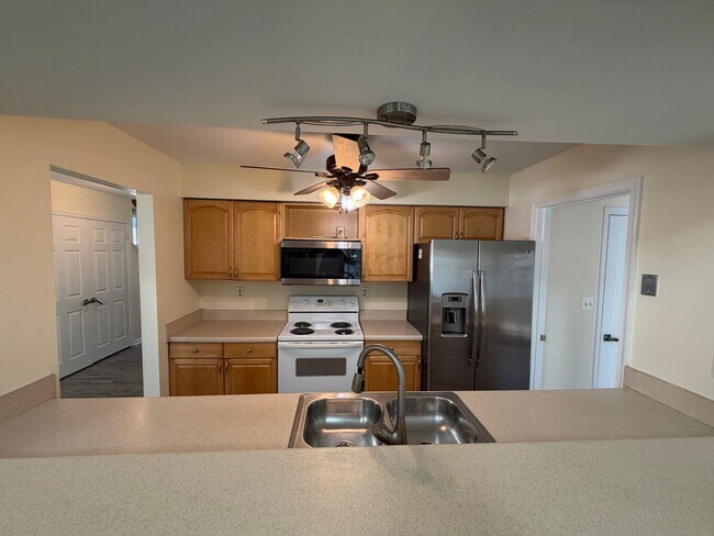 Building Photo - 1605 Hathern Ct