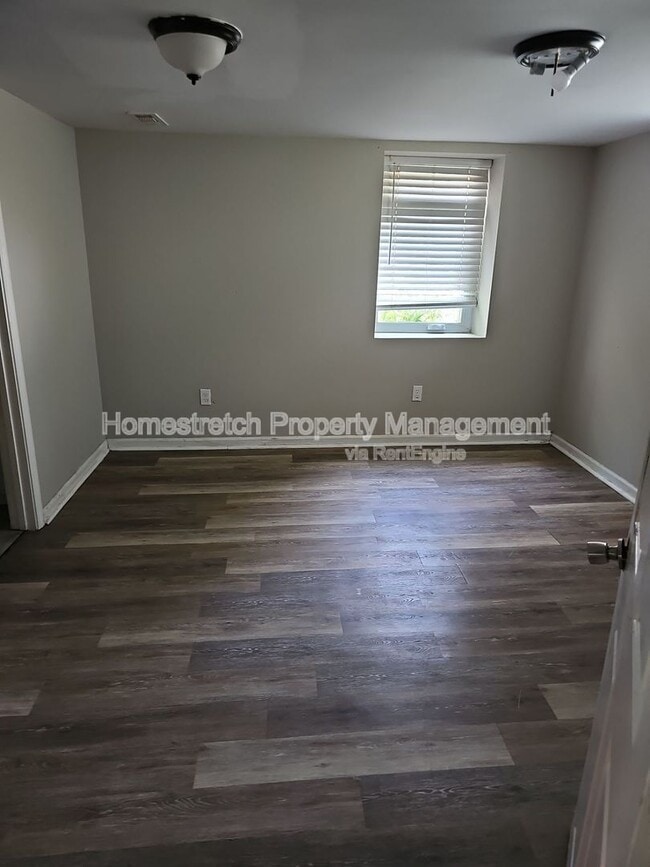 Building Photo - 2633 Avie Dr