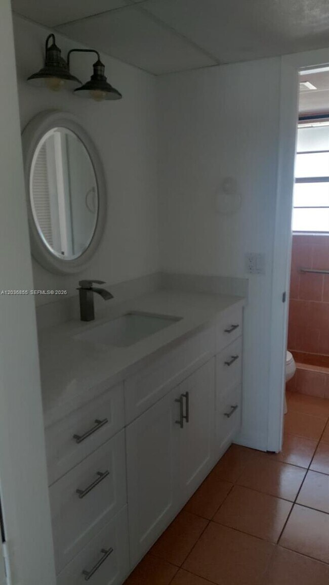 Foto del edificio - 7897 Golf Cir Dr