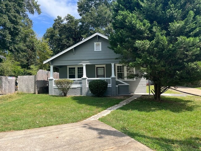 Spacious 2bd/1.5ba Home Minutes From W Mid... - Spacious 2bd/1.5ba Home Minutes From W Mid...