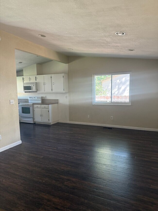 Foto del edificio - 4605 Rio Encantado Ln