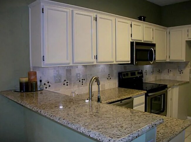 Building Photo - 1331 Overlook Dr