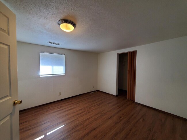 Foto del edificio - 515 S O'Leary St