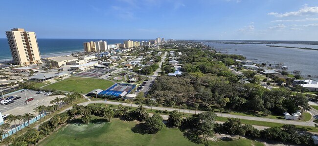 Vista desde la sala de estar - 1 Oceans West Blvd