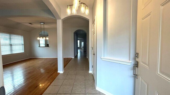 Building Photo - 8106 Saragosa Blue Ln