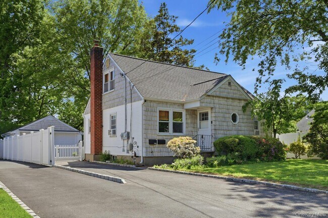 Foto del edificio - 135 Woolsey Ave