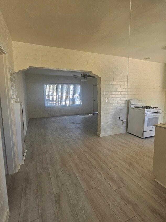 Foto principal - 7107 Etiwanda Ave