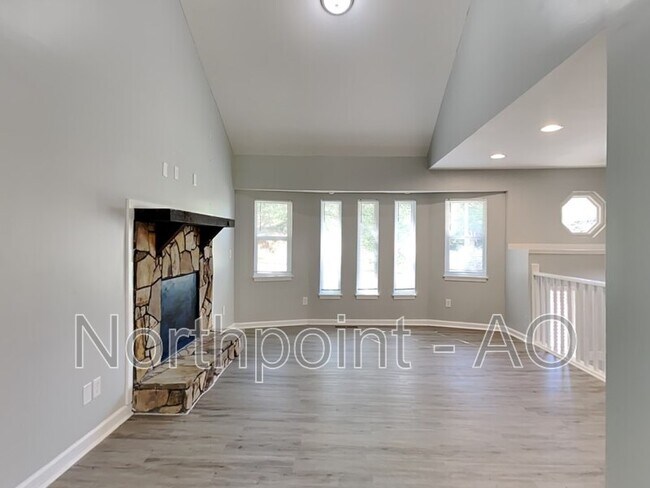 Foto del edificio - 397 Stanton Ridge Way SE