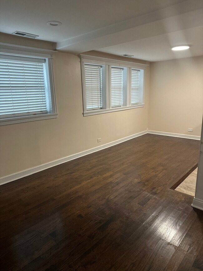 Foto del edificio - 2941 W Belle Plaine Ave