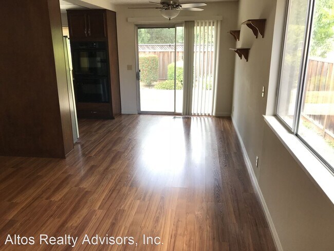 Building Photo - 3 br, 2 bath House - 1009 Lupine Drive