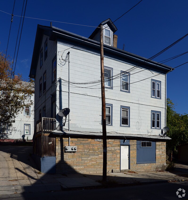 Building Photo - 145 Regent Ave
