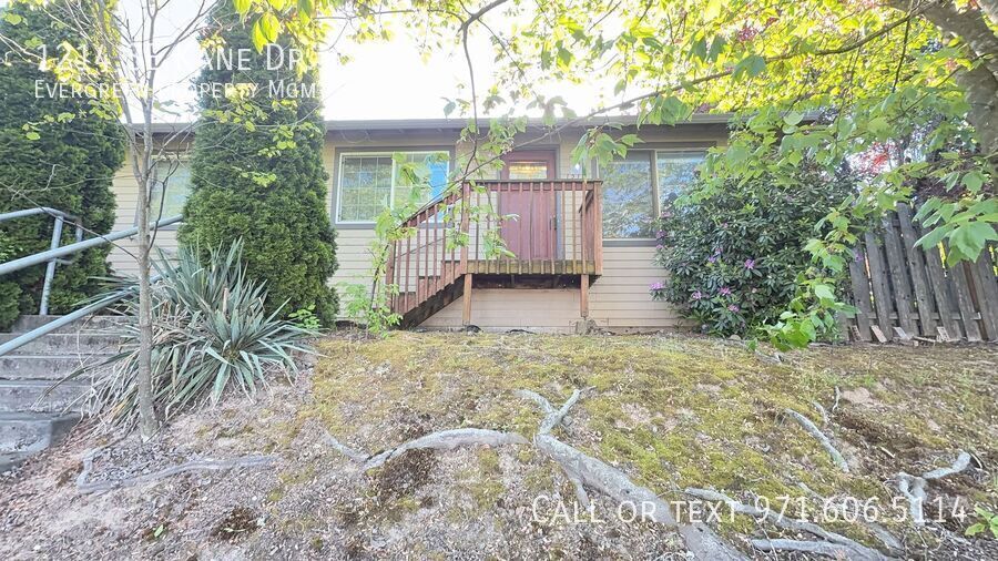 Primary Photo - 1214 SE Kane Dr