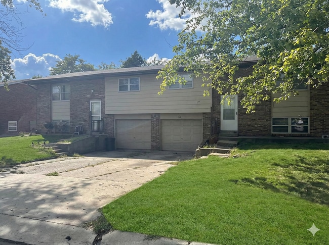 Building Photo - 1659 S Sonora Dr