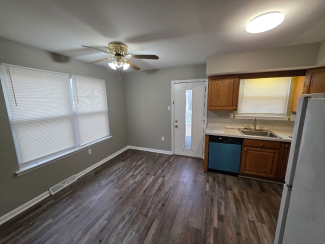 Building Photo - 270 Beth Ann Dr