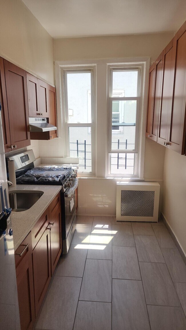 Kitchen - 3137 87th St