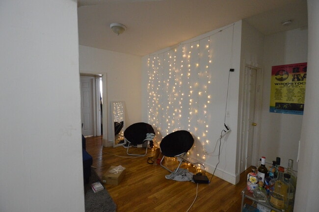 Building Photo - 56 Egmont St