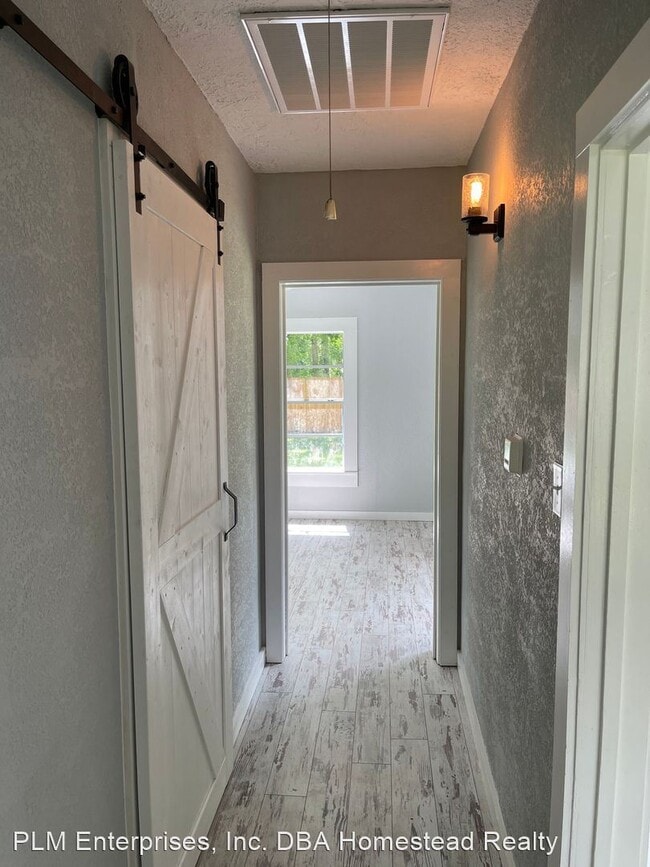 Building Photo - 2 br, 1 bath House - 2341 Briarcliff Drive