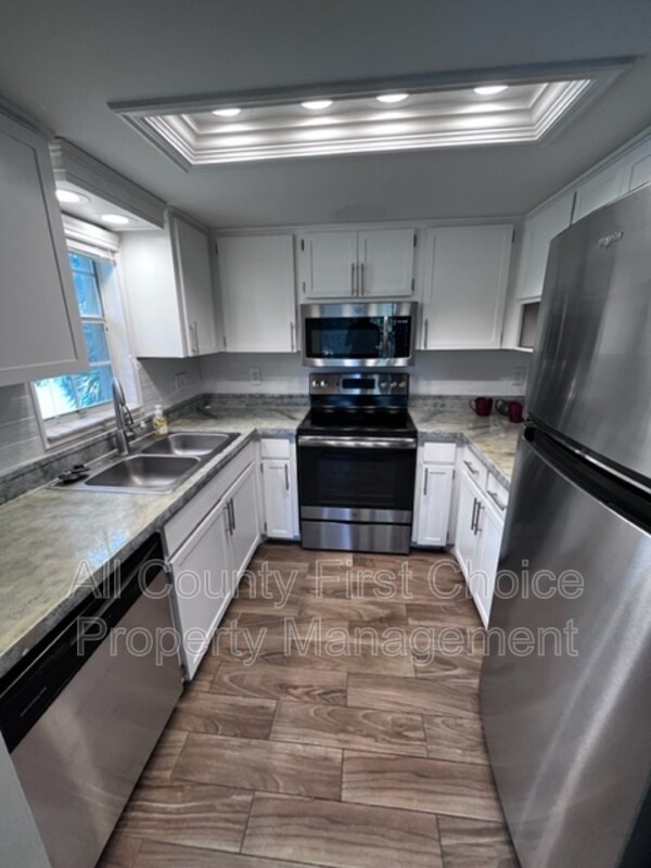 Building Photo - 2690 Coral Landings Blvd