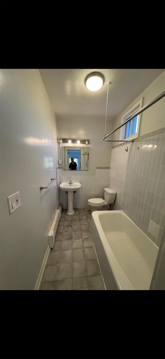 Building Photo - 115 Wolfs Ln