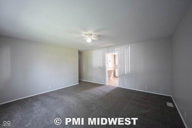 Foto del edificio - 5251 Longworth Pl