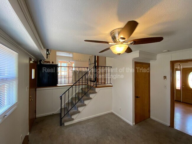 Foto del edificio - 926 Hilltop Blvd