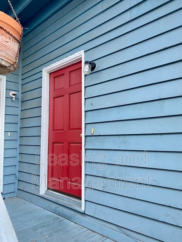 Photo - 146 Line St Apartment