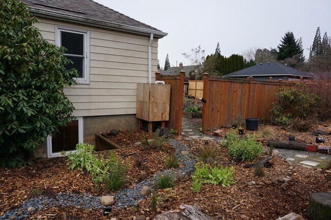 Private entrance through backyard - 8415 NE Milton St