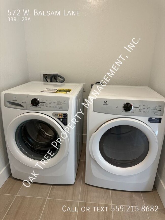 Building Photo - 572 W Balsam Ln