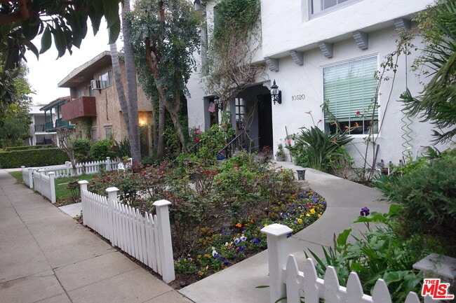 Building Photo - 10520 Eastborne Ave