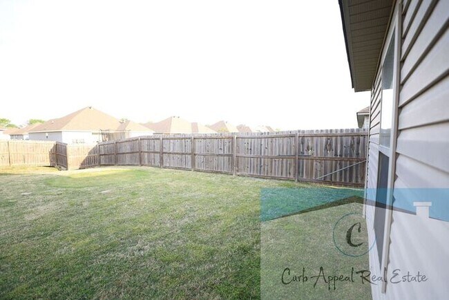 Foto del edificio - Beautiful 3 bed / 2 bath home with fenced back yard - Nettleton!!